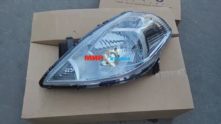 Nissan Tiida фары новые depo передние оптика ниссан тиида. МирКузова