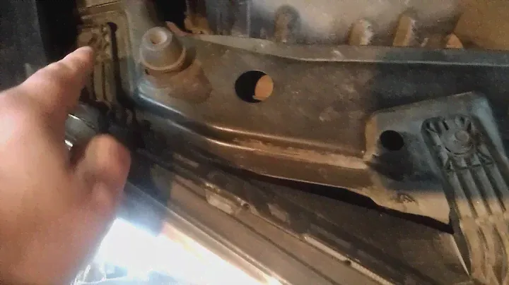 Замена лампы в фаре Opel Antara headlight bulb replacement