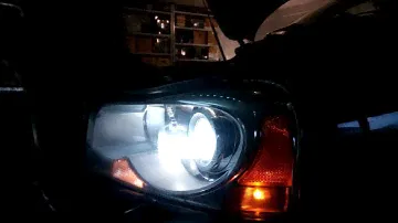 Поворотный би-ксенон Volvo XC90