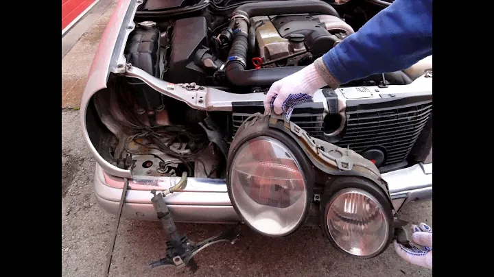 Снятие передней фары Mercedes W210 Headlight Removal